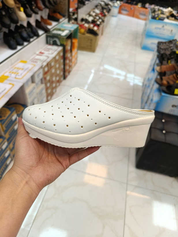 صندل زنانه طبی پرستاری پاپک